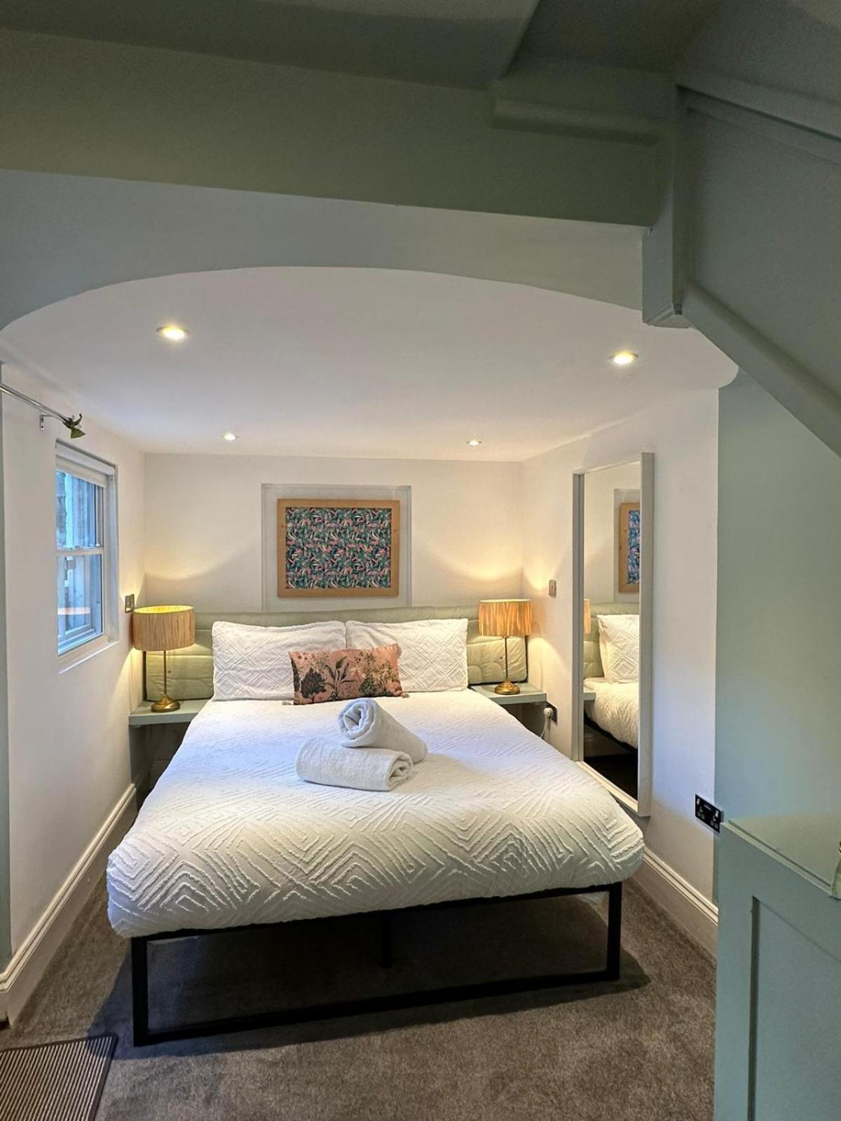 Town Centre With Hot Tub Apartment *